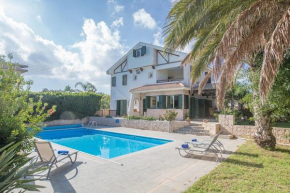 Villa Matronas Titan - Stunning 5 Bedroom Protaras Villa with Private Pool - Close to the Beach, Paralimni